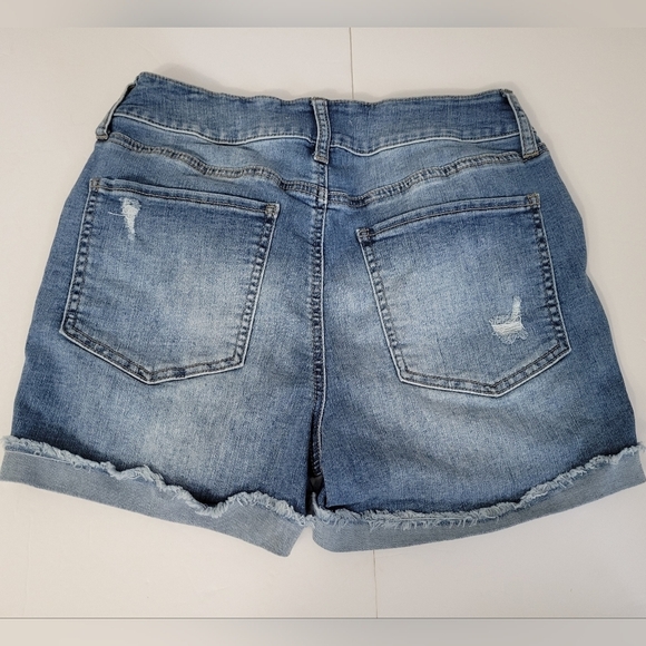 SO Junior Medium Blue Wash High Rise Curvy Midi Cuffed Denim Jean Shorts - Picture 2 of 7